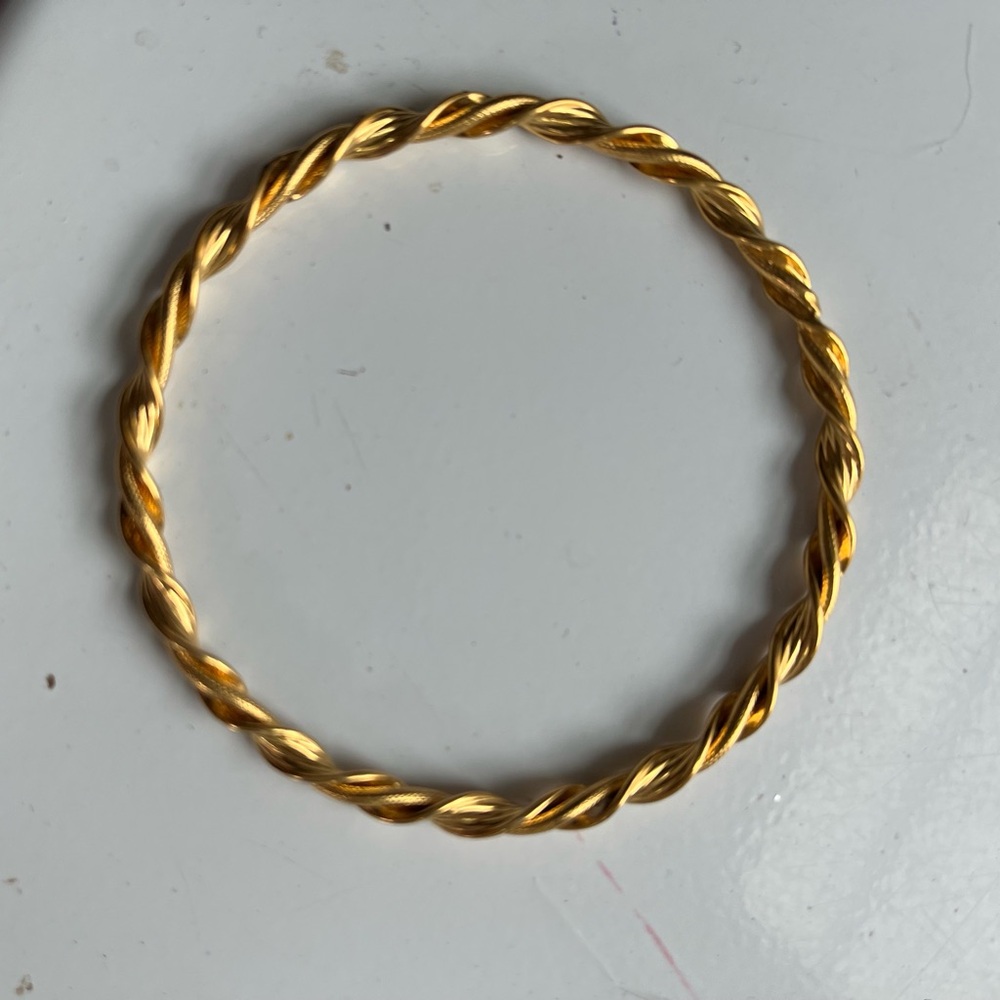 Elegant Gold-Toned Twisted Bracelet